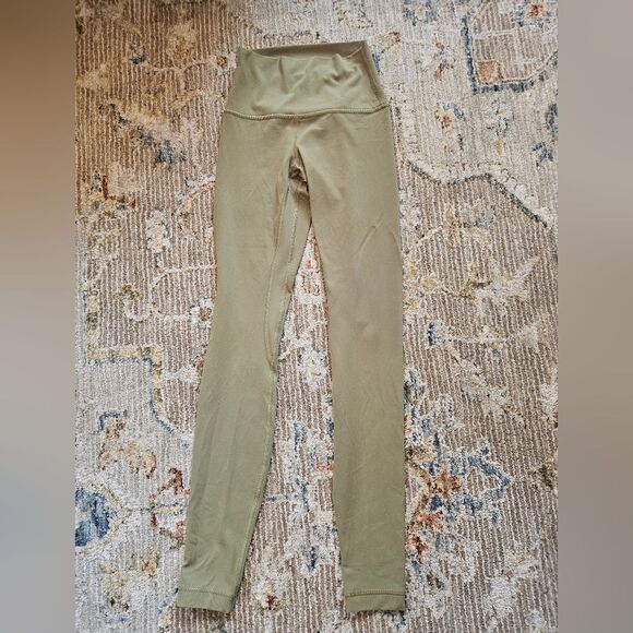 Lululemon olive green leggings size 2 great condition with 30 in inseam - Picture 3 of 6